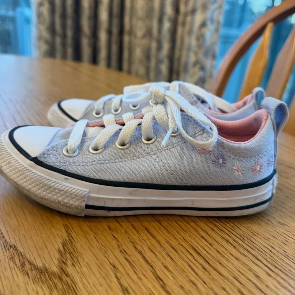 CONVERSE GIRLS LAVENDER PURPLE FLORAL SPRING SHOES SIZE 11